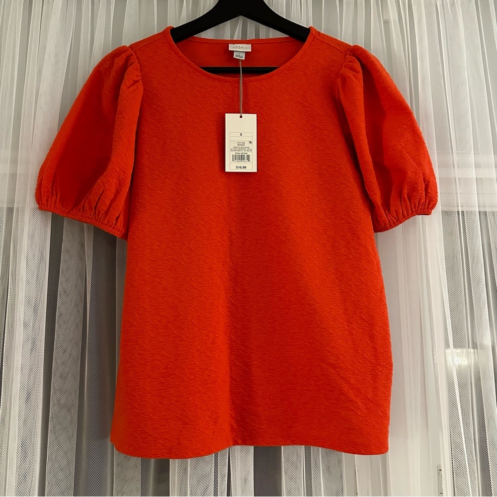 Red puffed sleeve top